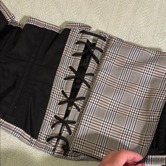 Orchard Corset Plaid Corset with Boning - Picture 3 of 4